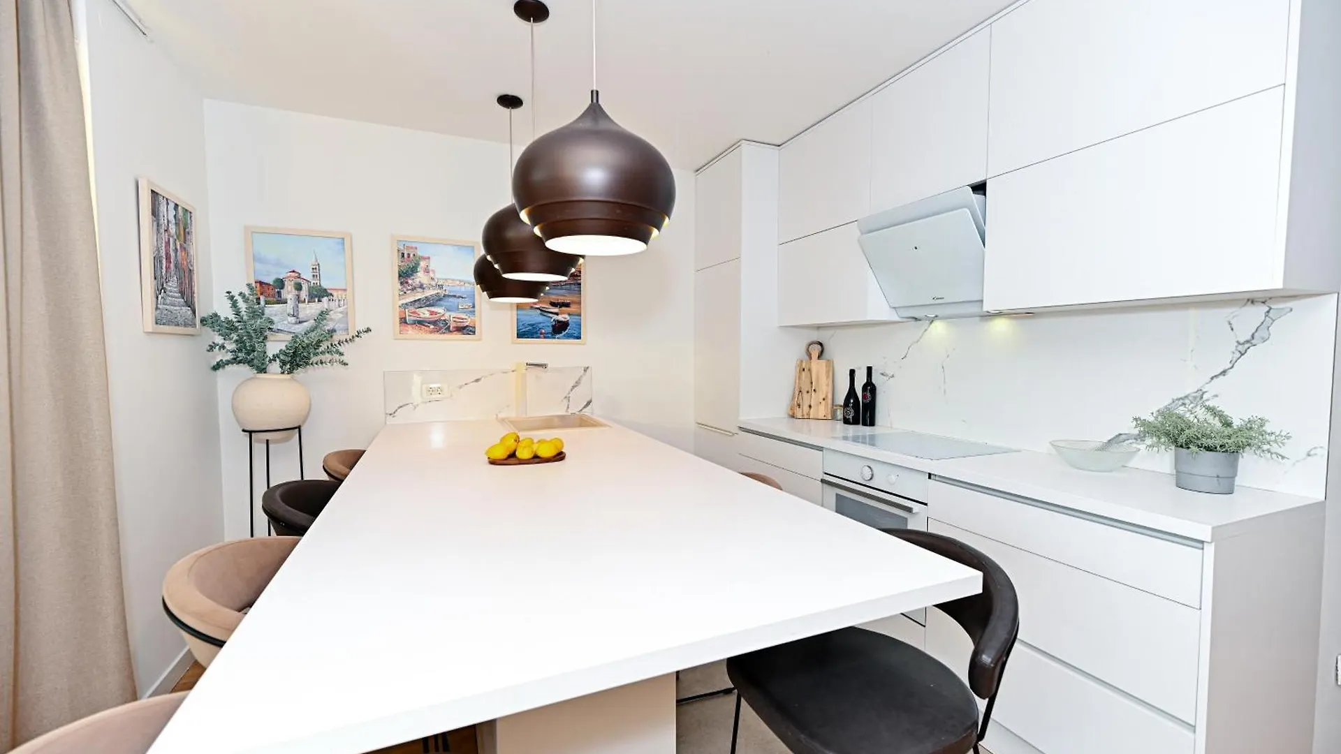 Sea Whisper Apartment Zara